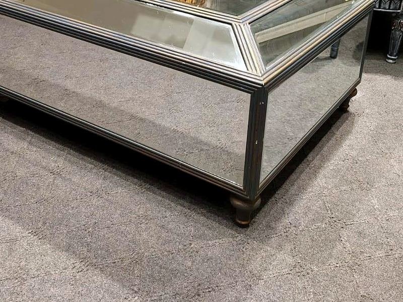 Mirrored coffee table, detail