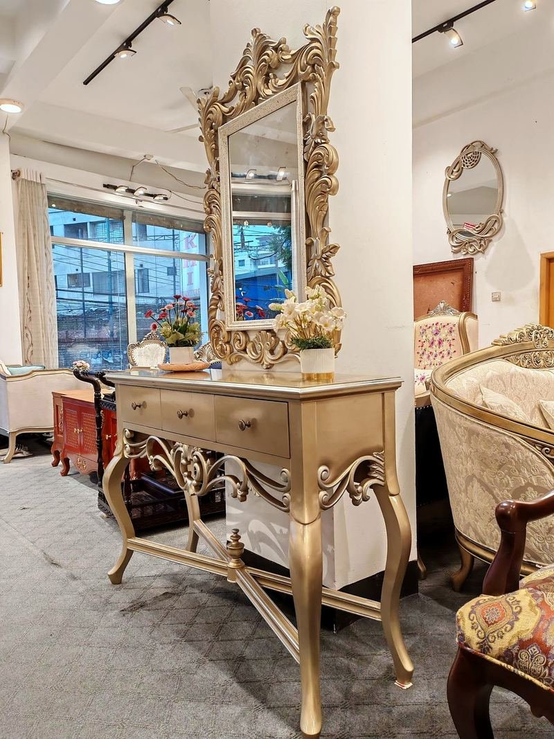 Console table and mirror in the showroom